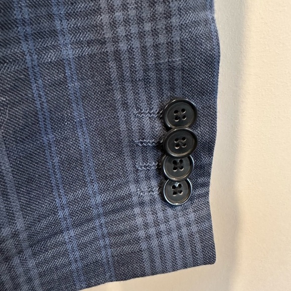 Men's Blue Plaid Blazer - Picture 2 of 7